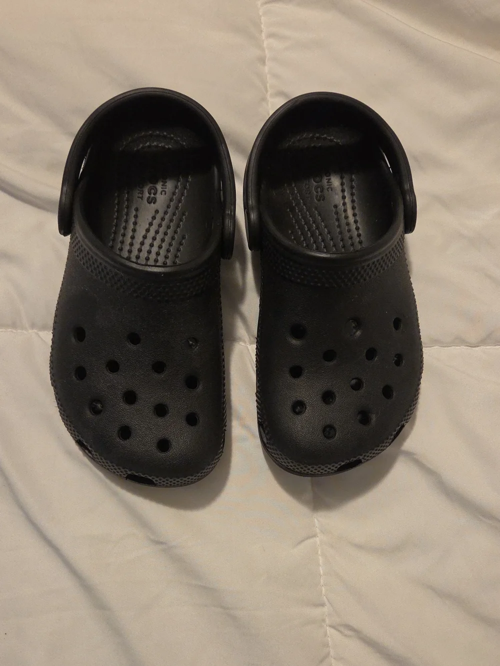 CROCS Classic Kids Black Clog with Heel Strap